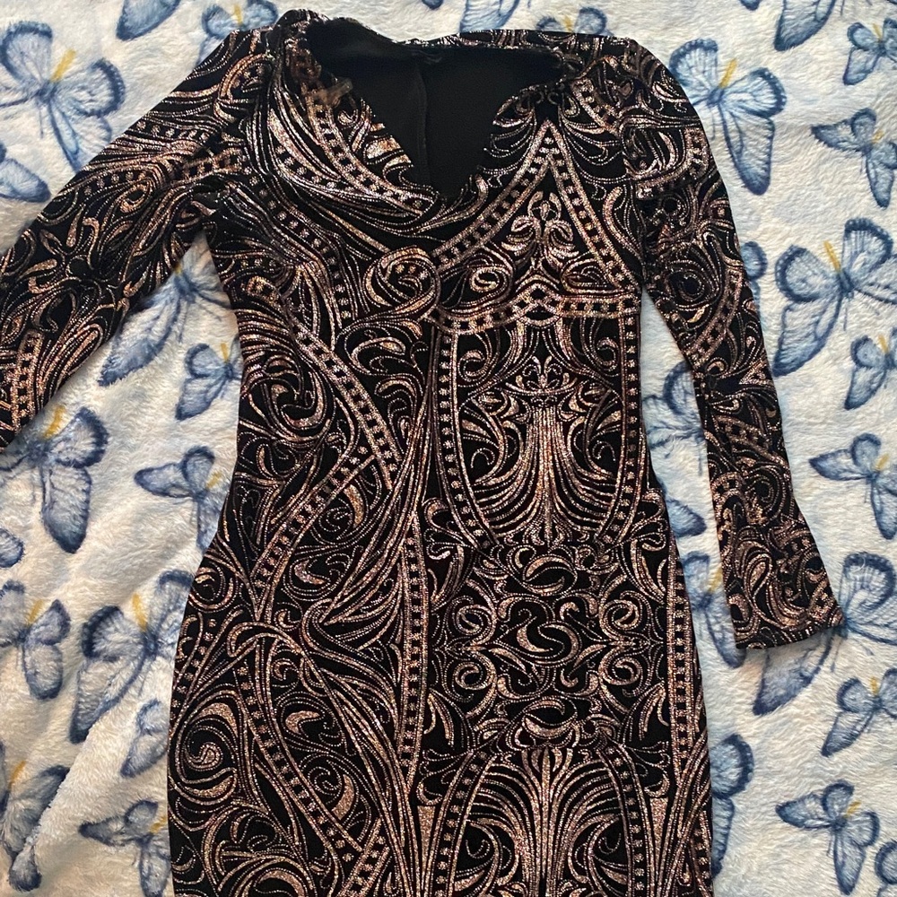 Blu Sage Black and Gold Long Sleeve Dress